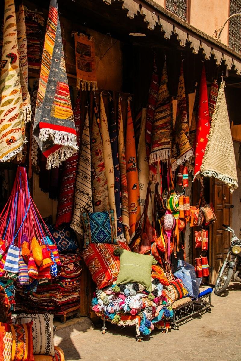 Souk traditionnel marocain